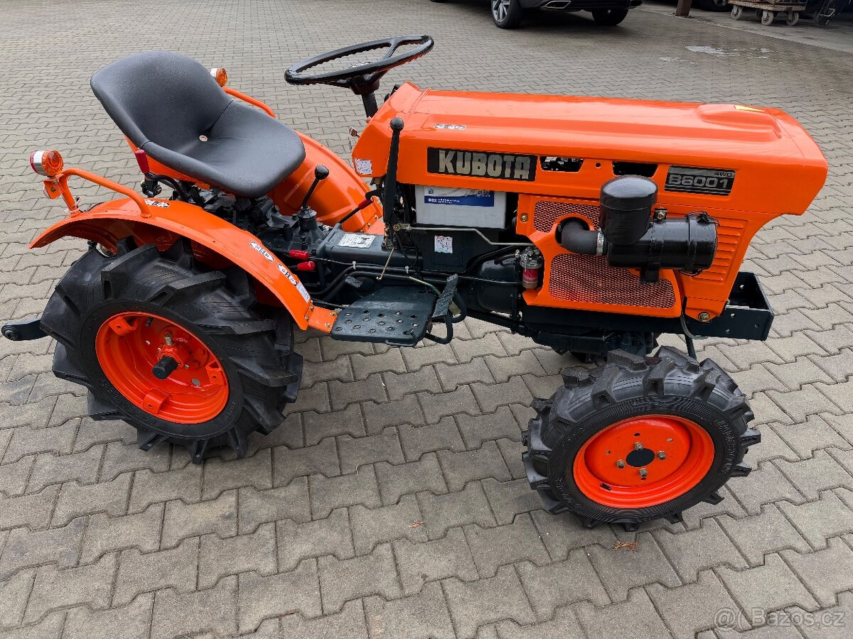 malotraktor Kubota B6001 3válec 4x4 - 6