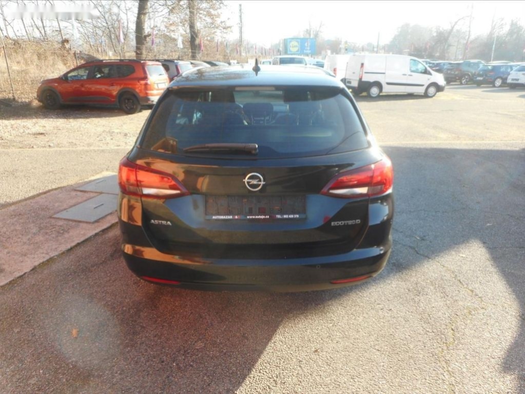 Opel Astra,1,6 CDTi SPORT TOURER - 6