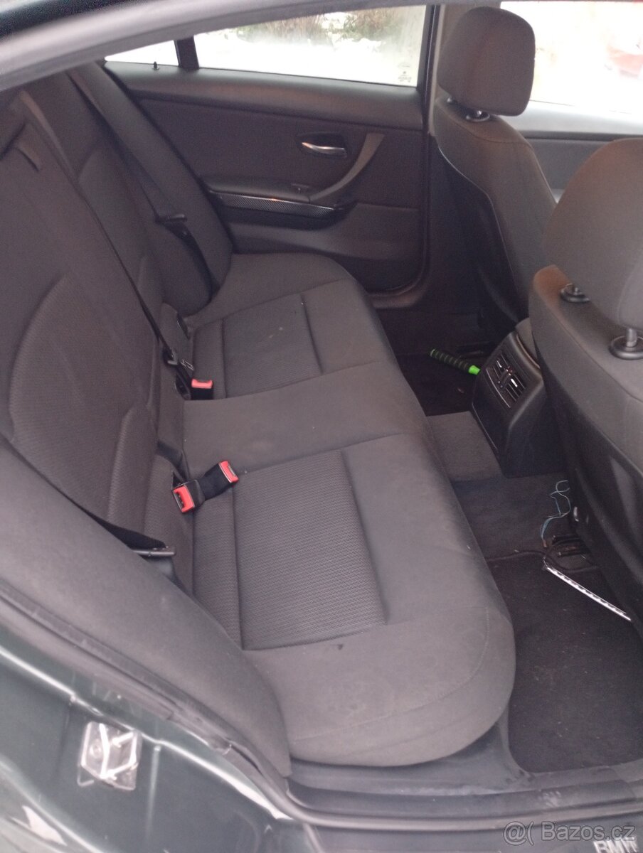 BMW e91 318 D 2009 2.0 nafta 105kW - 6