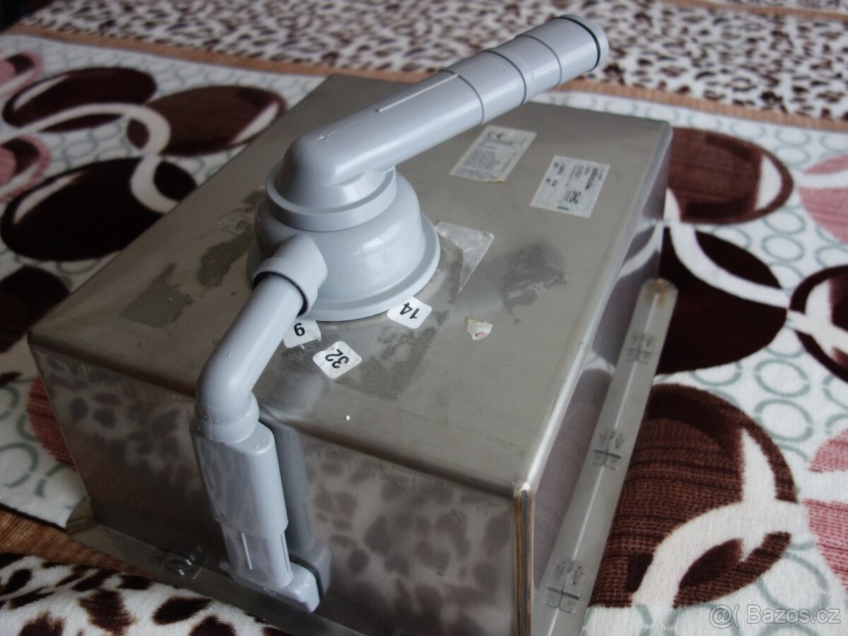 Kuchyňský nerezový dřez - 6