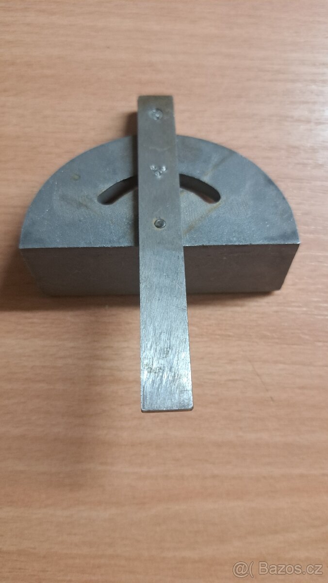 Stavitelný úhloměr - 6