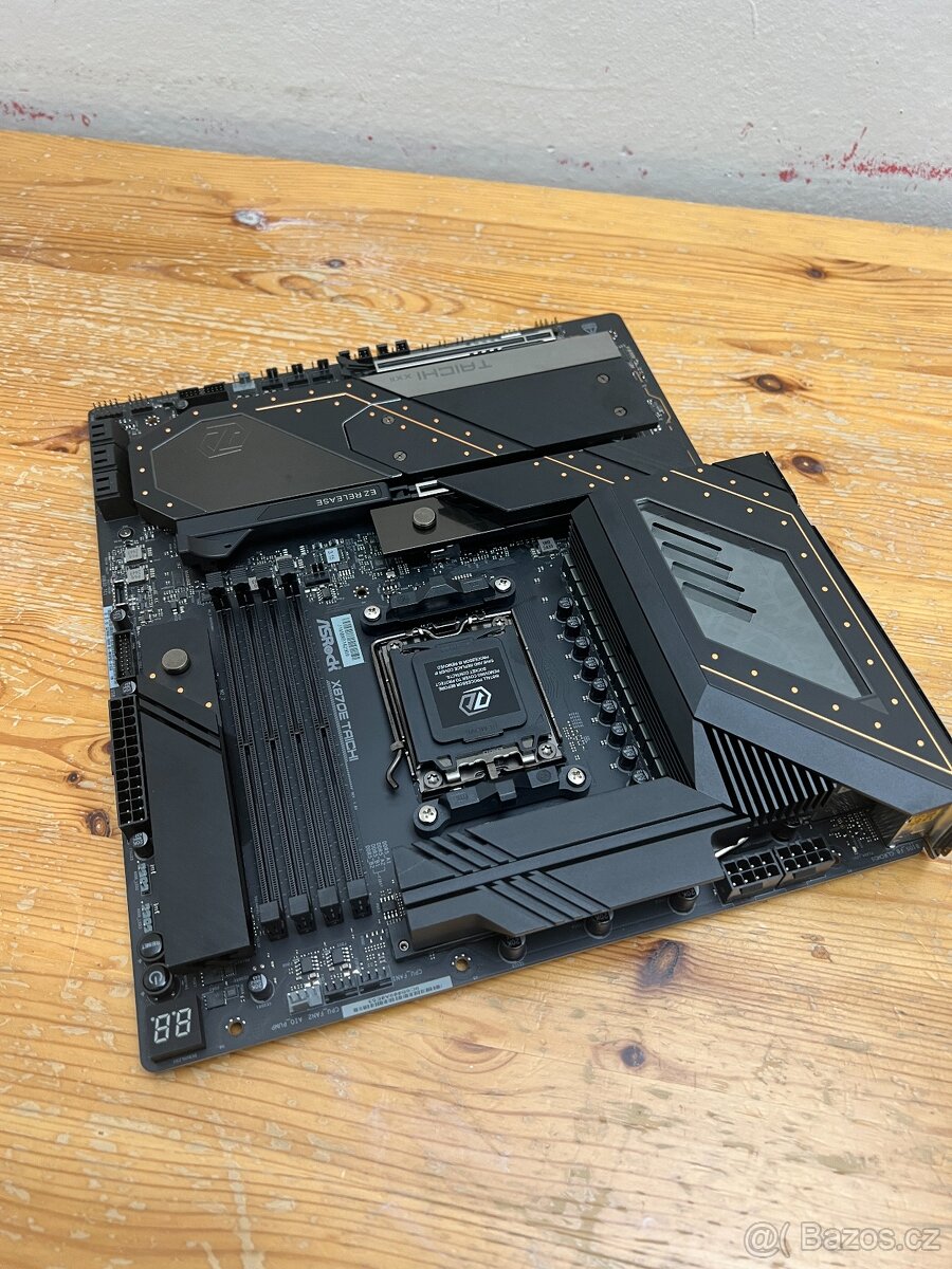 ASROCK X870E Taichi///Socket AM5 // Funkční,záruka - 6
