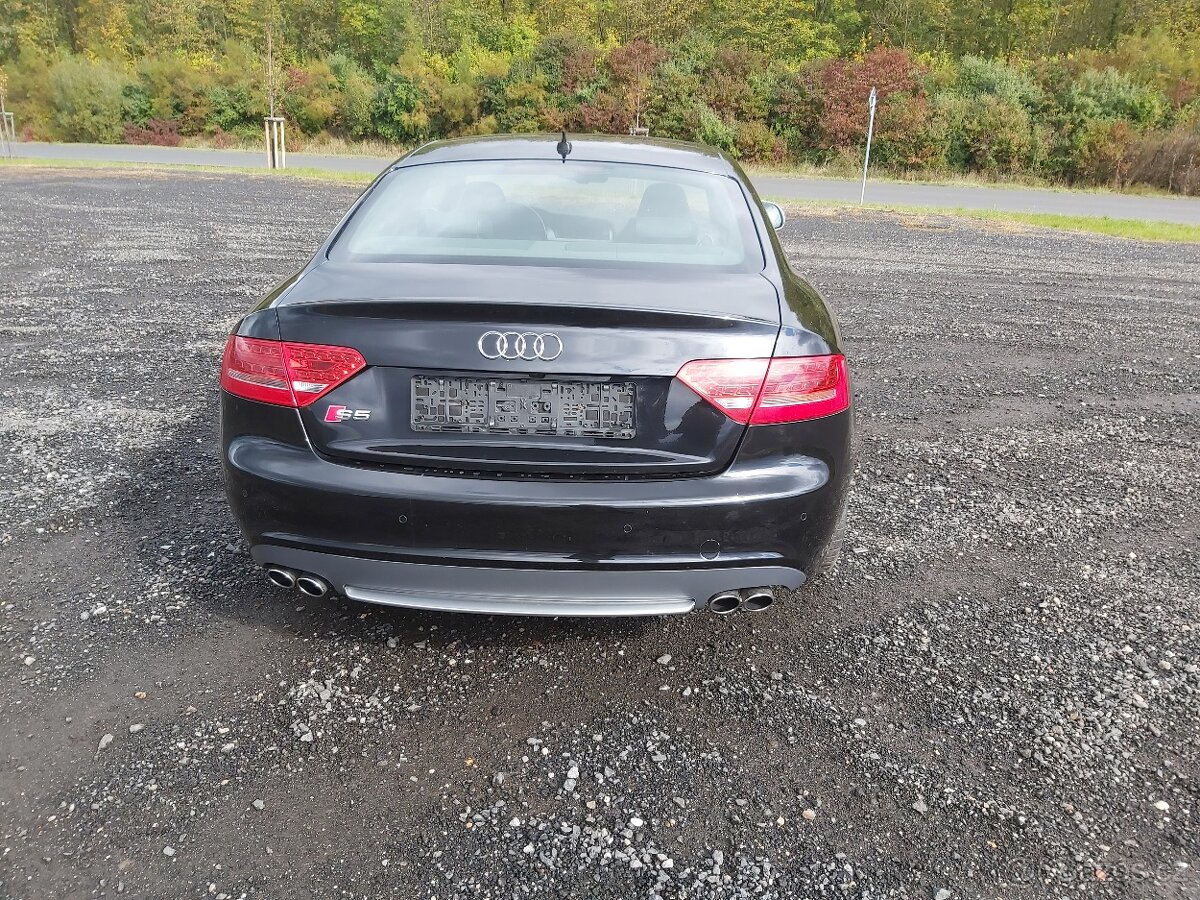 Prodám Audi S5, A5 4,2fsi, 260kw, manuální převodovka - 6