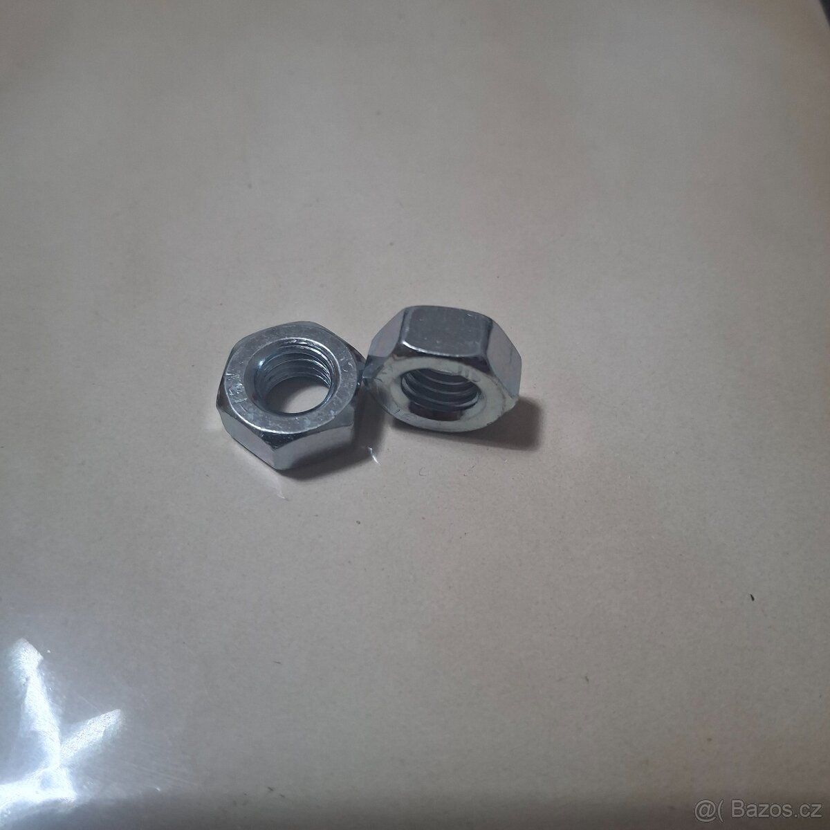 Šroub pozinkovaný 8 x 20 mm - 6