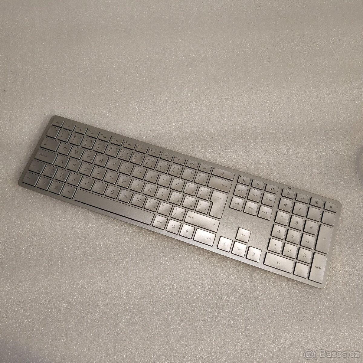 Bezdrátová klávesnice HP 970 programmable CZ podsvícená - 6
