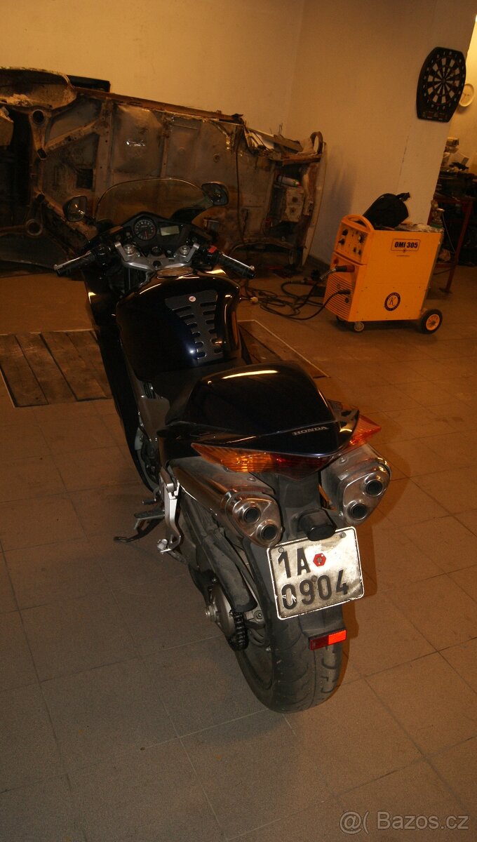 HONDA VFR 800 V4 VTEC - 6