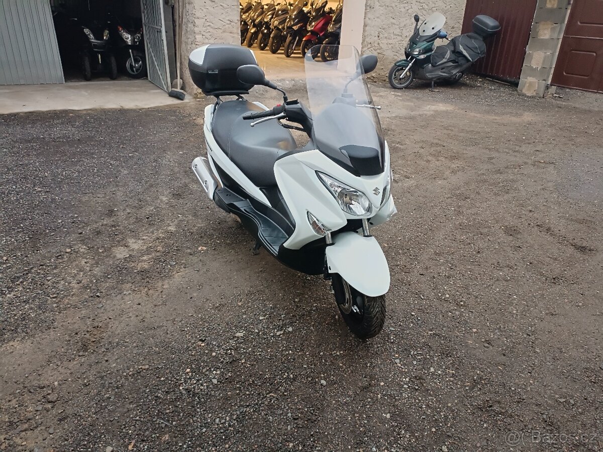 Suzuki Burgman 125i ABS rv. 2019 Cz doklady v ceně - 6