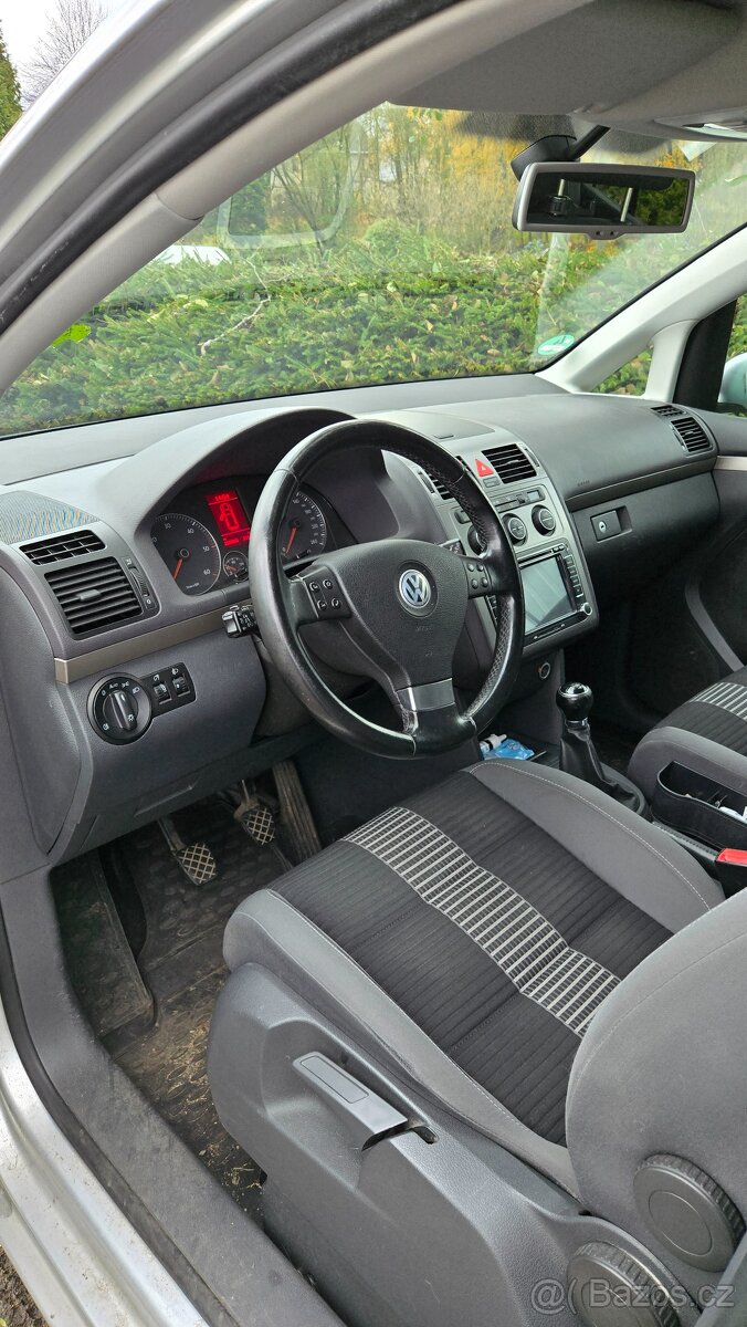 VW Touran 2.0 - 6
