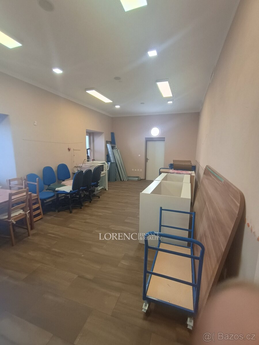 Pronájem komerčního prostoru v centru Veselí nad Moravou - 6