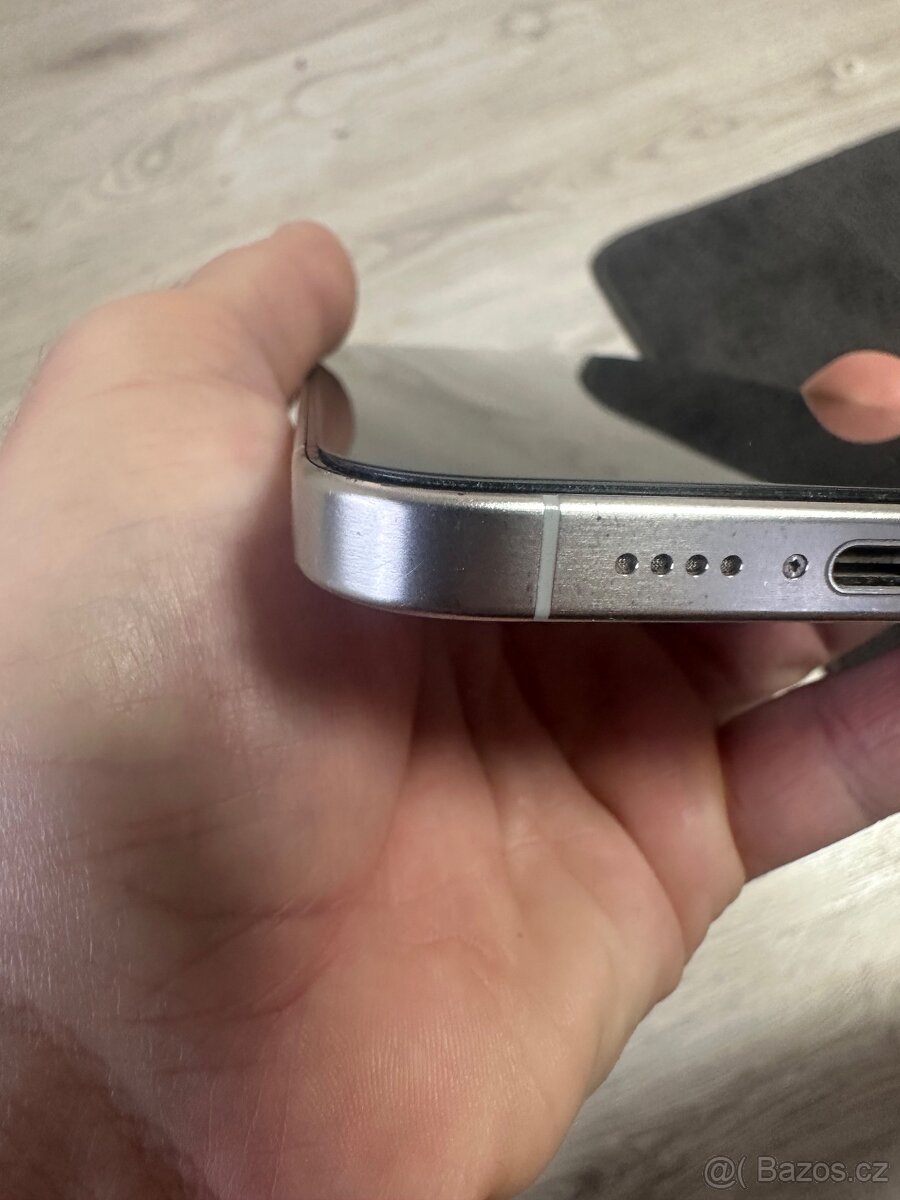 iPhone 15 Pro Max 256gb stříbrný Titan - 6