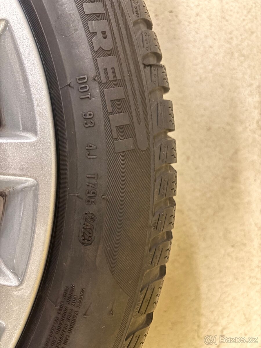 Sada zimních pneumatik BMW 245/45 r18 - 6