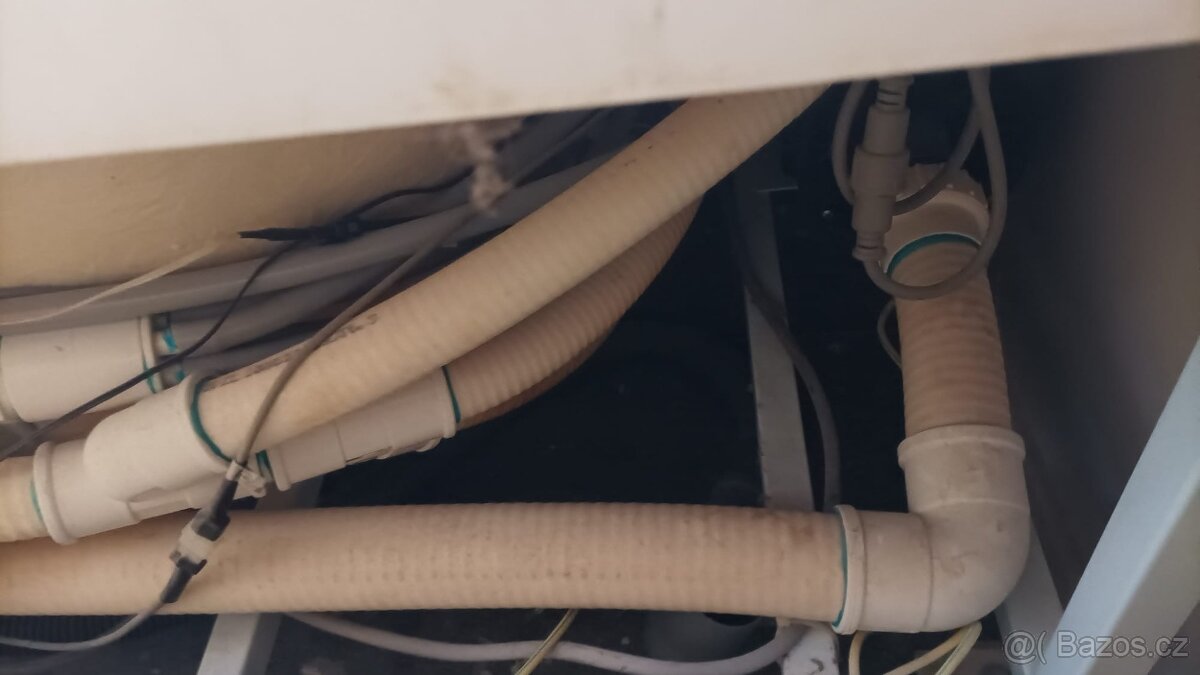 Prodám vířivou vanu - 6