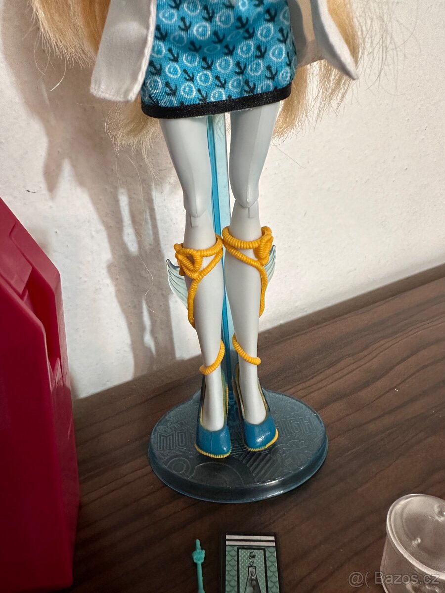 Lagoona blue Science lab Monster high - 6