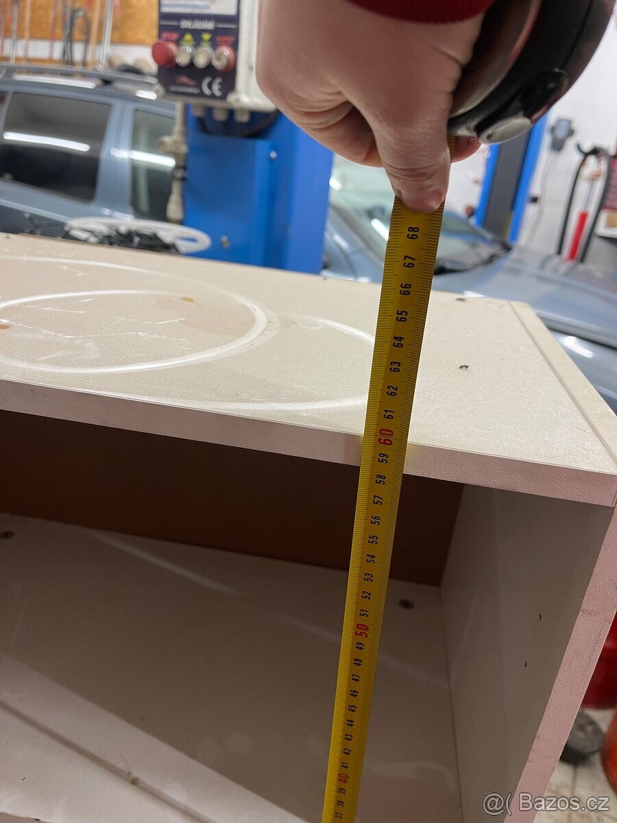 Skřínky na zed 3x - 6