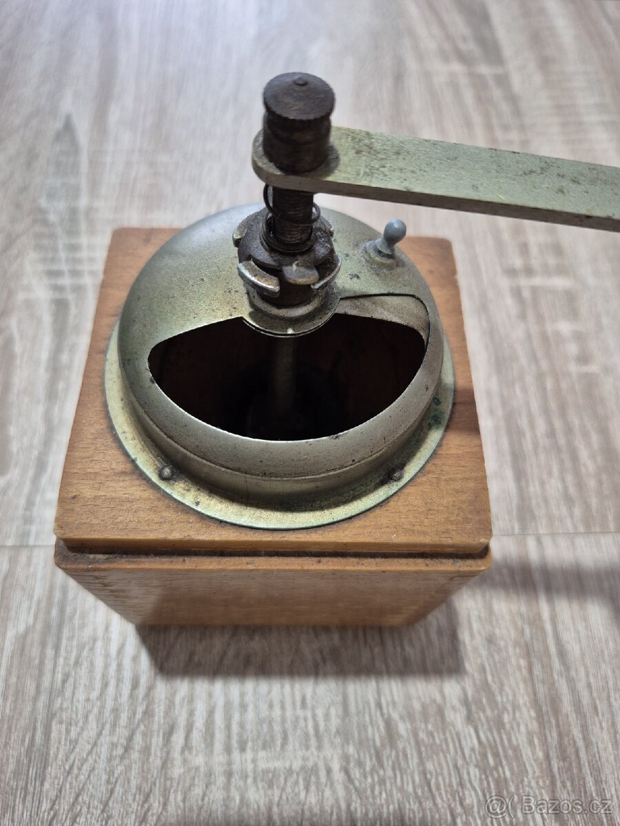 Mlýnek na kávu - 6