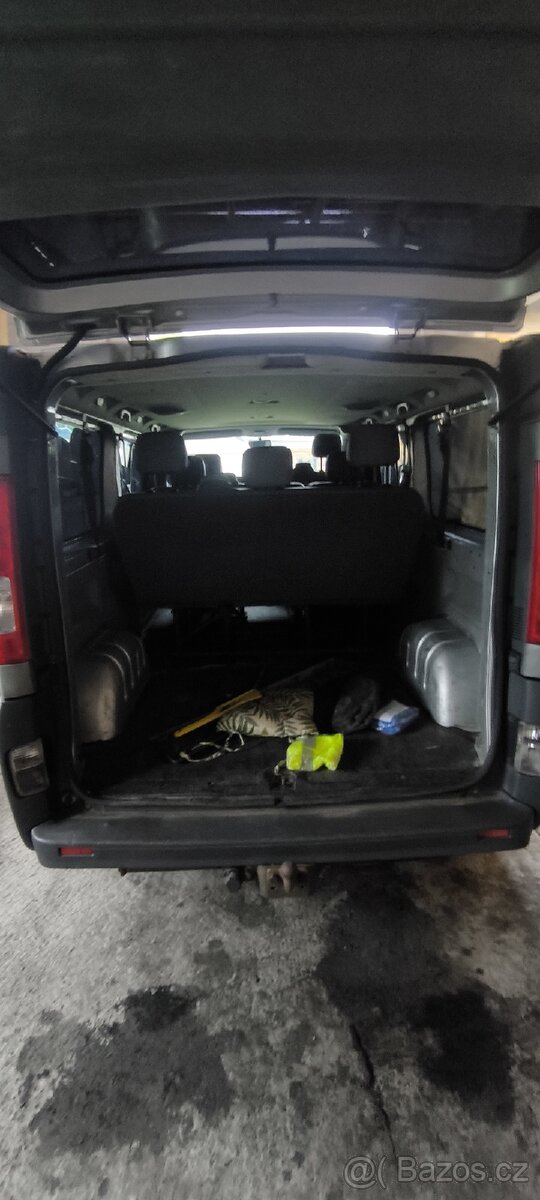 Renault trafic 2.0dci - 6
