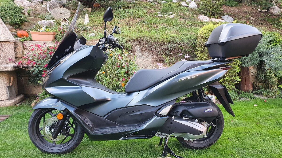 Skútr Honda PCX 125 1.majitel pouze 3655km jako NOVÉ. - 6