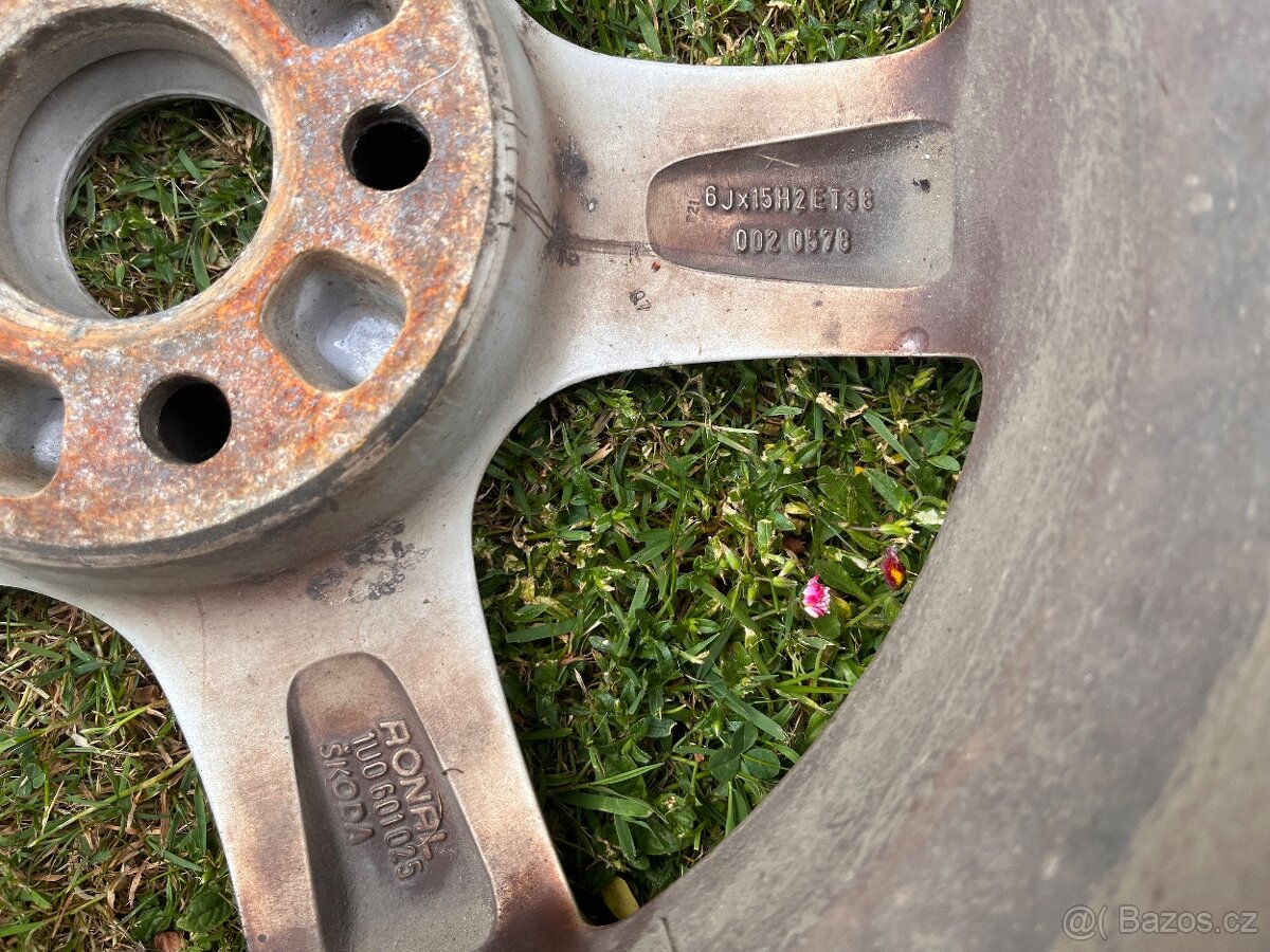 4x alu ze Škoda Octavia 1 + letních pneu Nokian 5-6mm 195/65 - 6