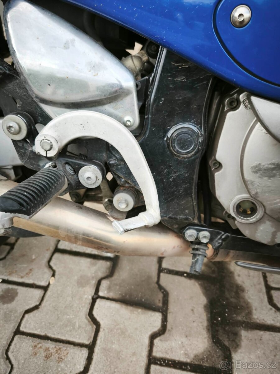 Suzuki GSX-F 600 - 6