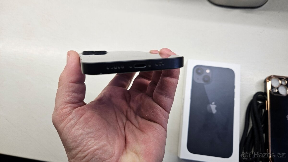 Apple iPhone 13 tmavý 256GB - 6
