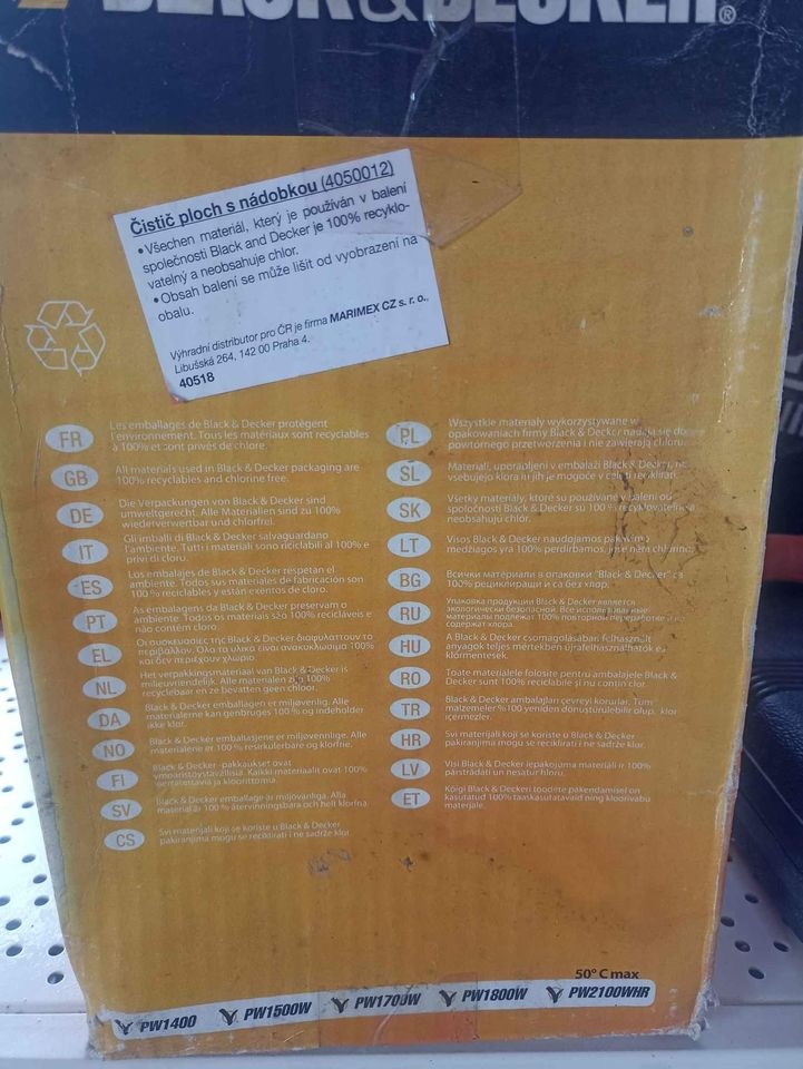 Prodám NOVÝ čistič ploch s nádobkou Black & Decker na vapku - 6