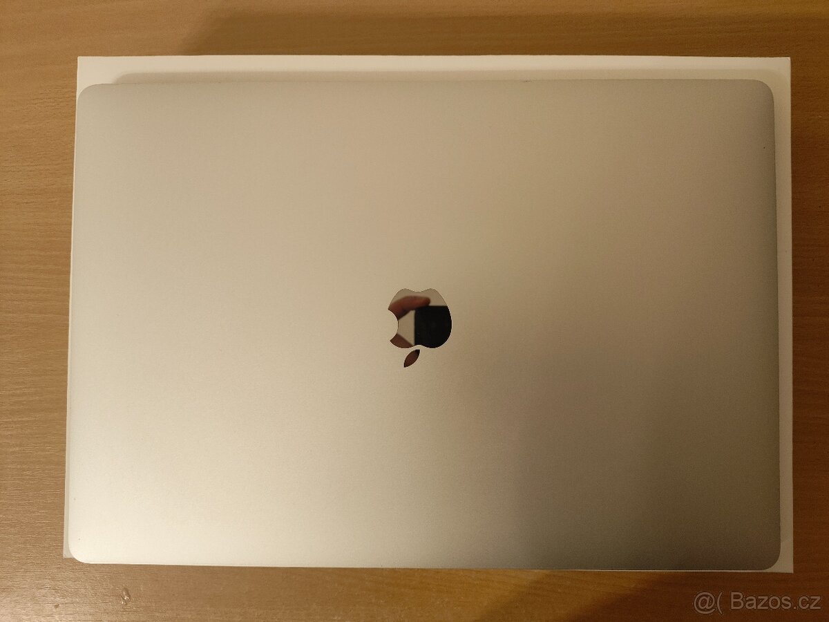 Apple MacBook Pro 15 2017 – i7 | 16GB | 512GB - 6