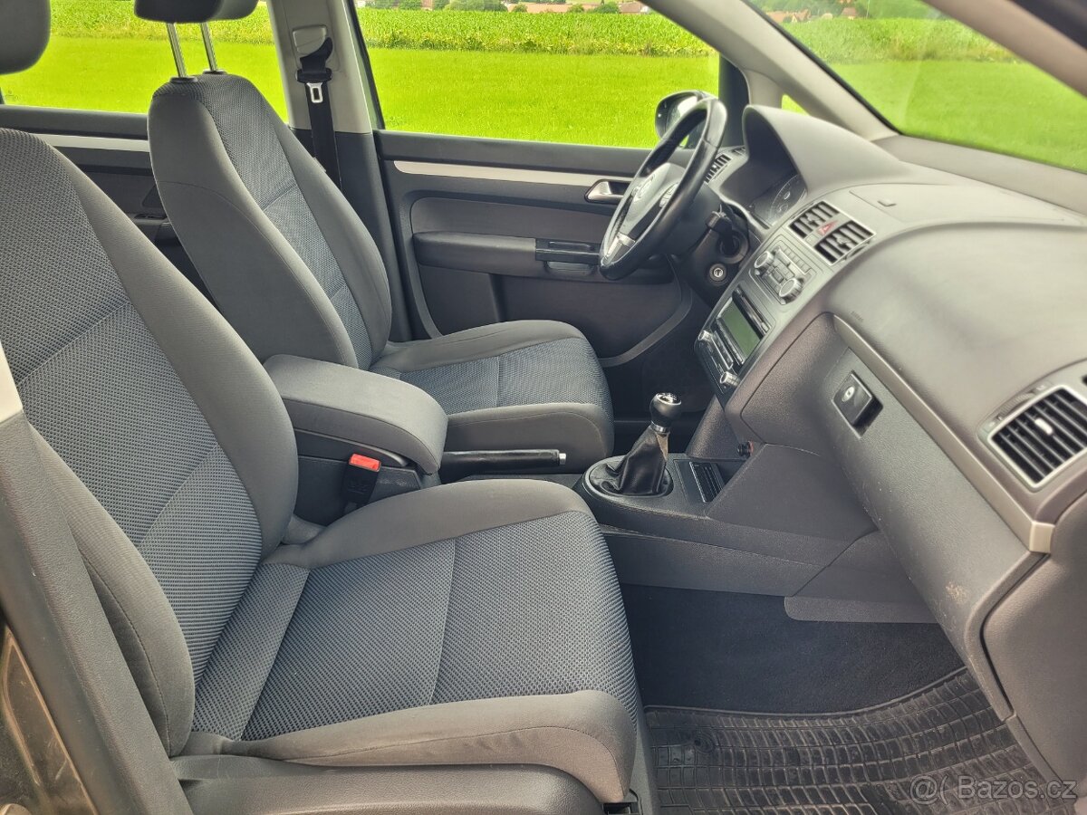 VOLKSWAGEN TOURAN - 6