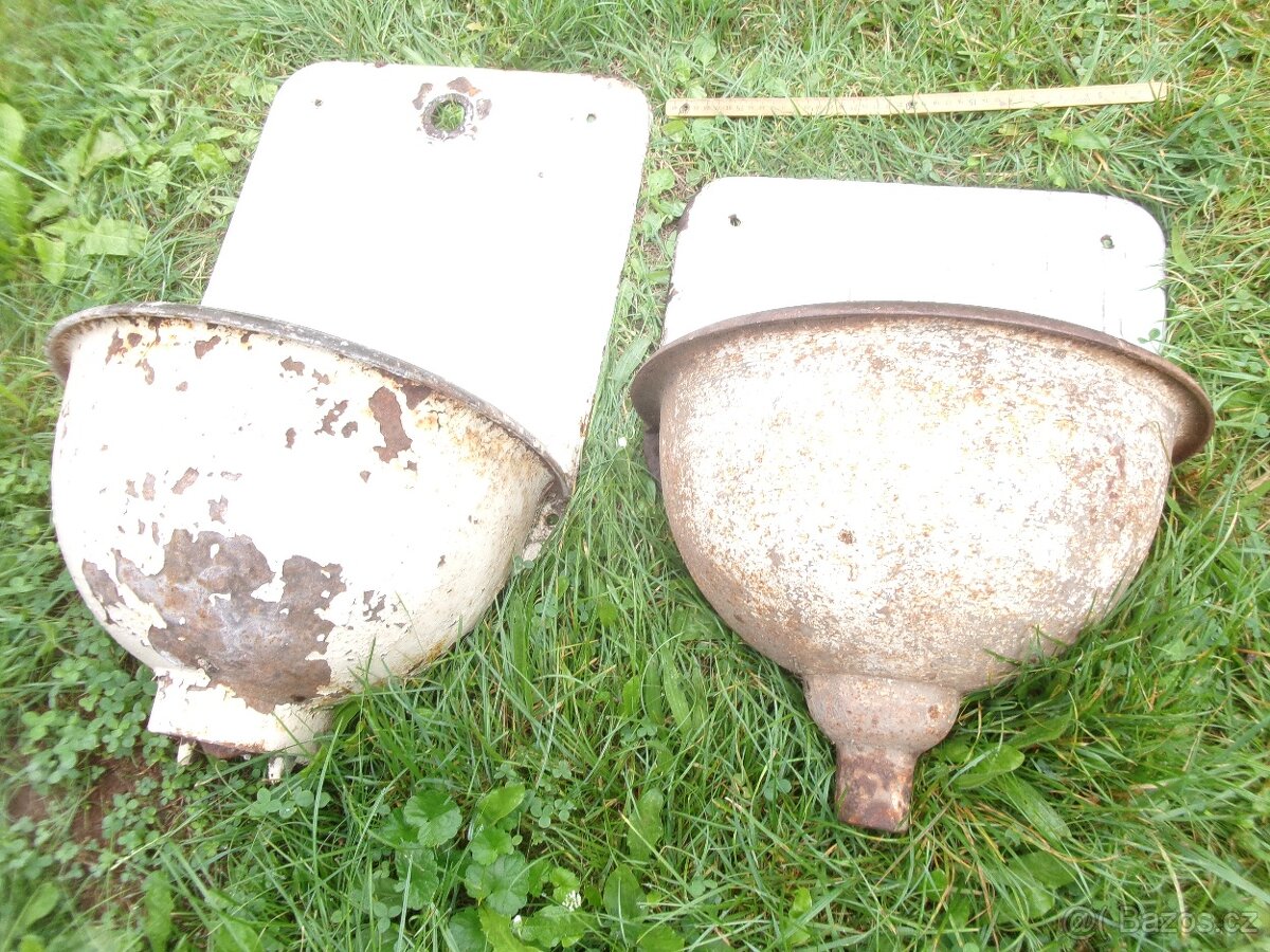 prodám litinovou výlevku, ruční mandl, litinové podstavce... - 6