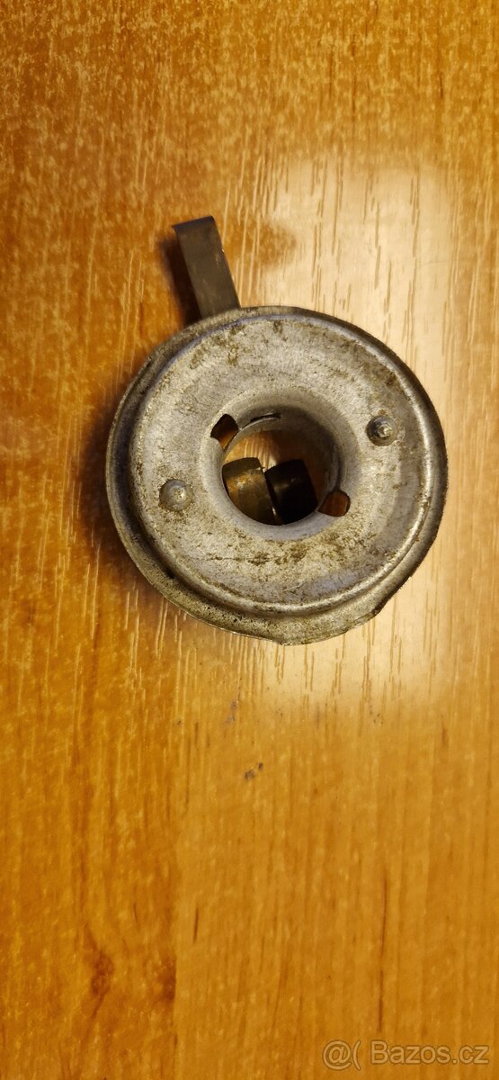 koupim tyto objimky zarovky pripadne i jiné prumer 54 - 6