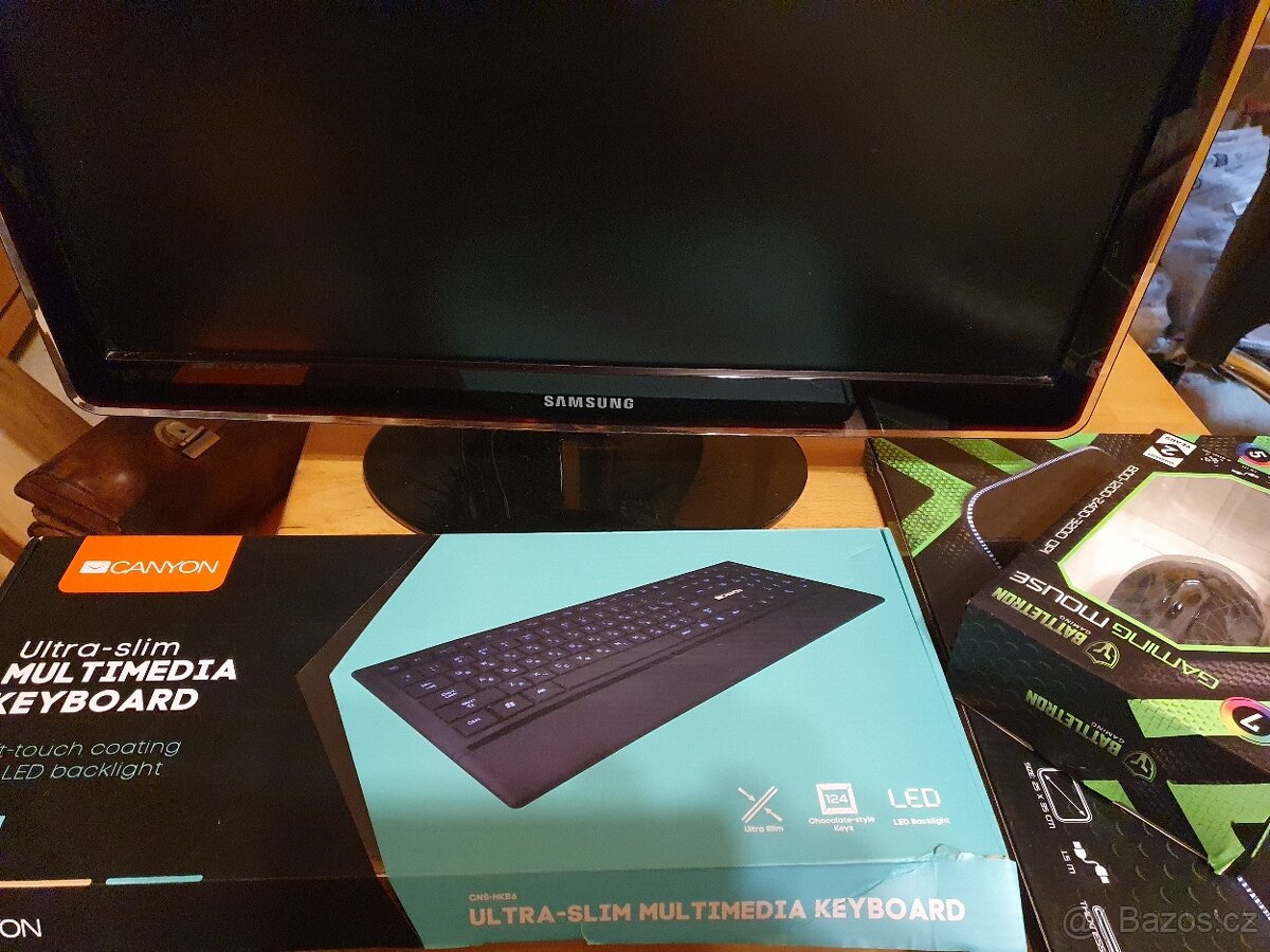 Gamer Neon PC s 23" Samsung LCD - 6