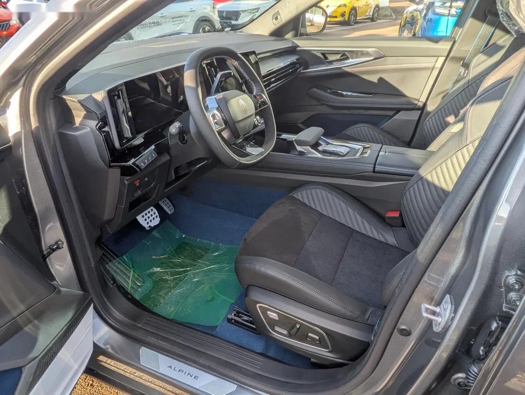 Renault Rafale, esprit Alpine hyper hybrid - 6