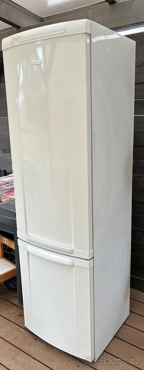 Lednice s mrazákem Electrolux ERB40003W8 - 6