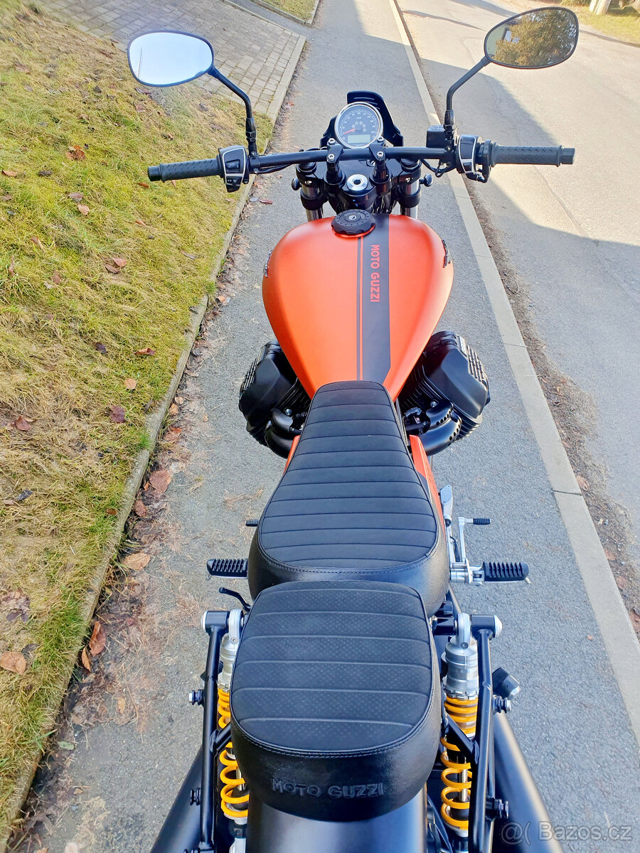 Moto Guzzi V9 Bobber Sport - 6