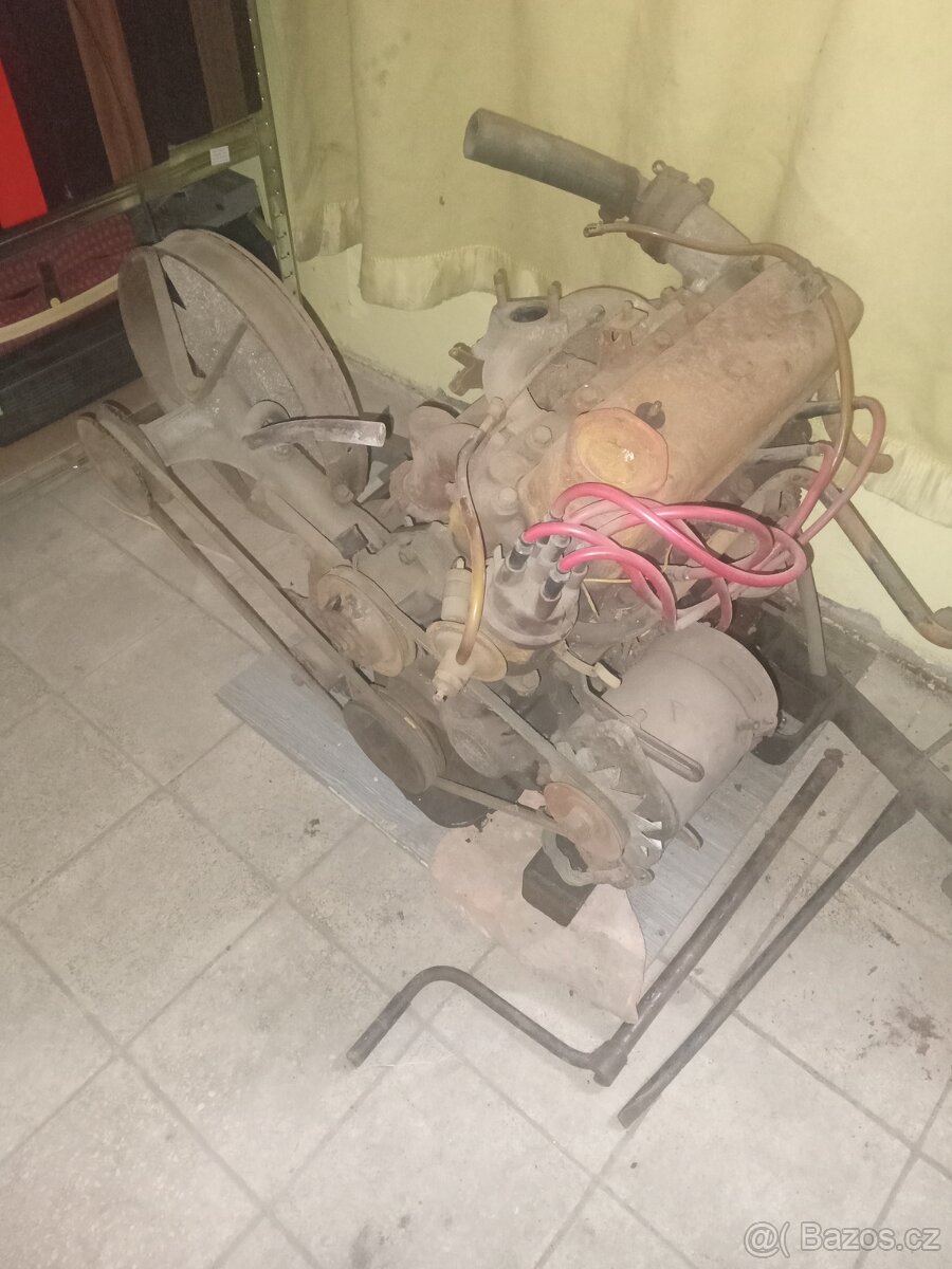 Dva motory skoda110L - 6