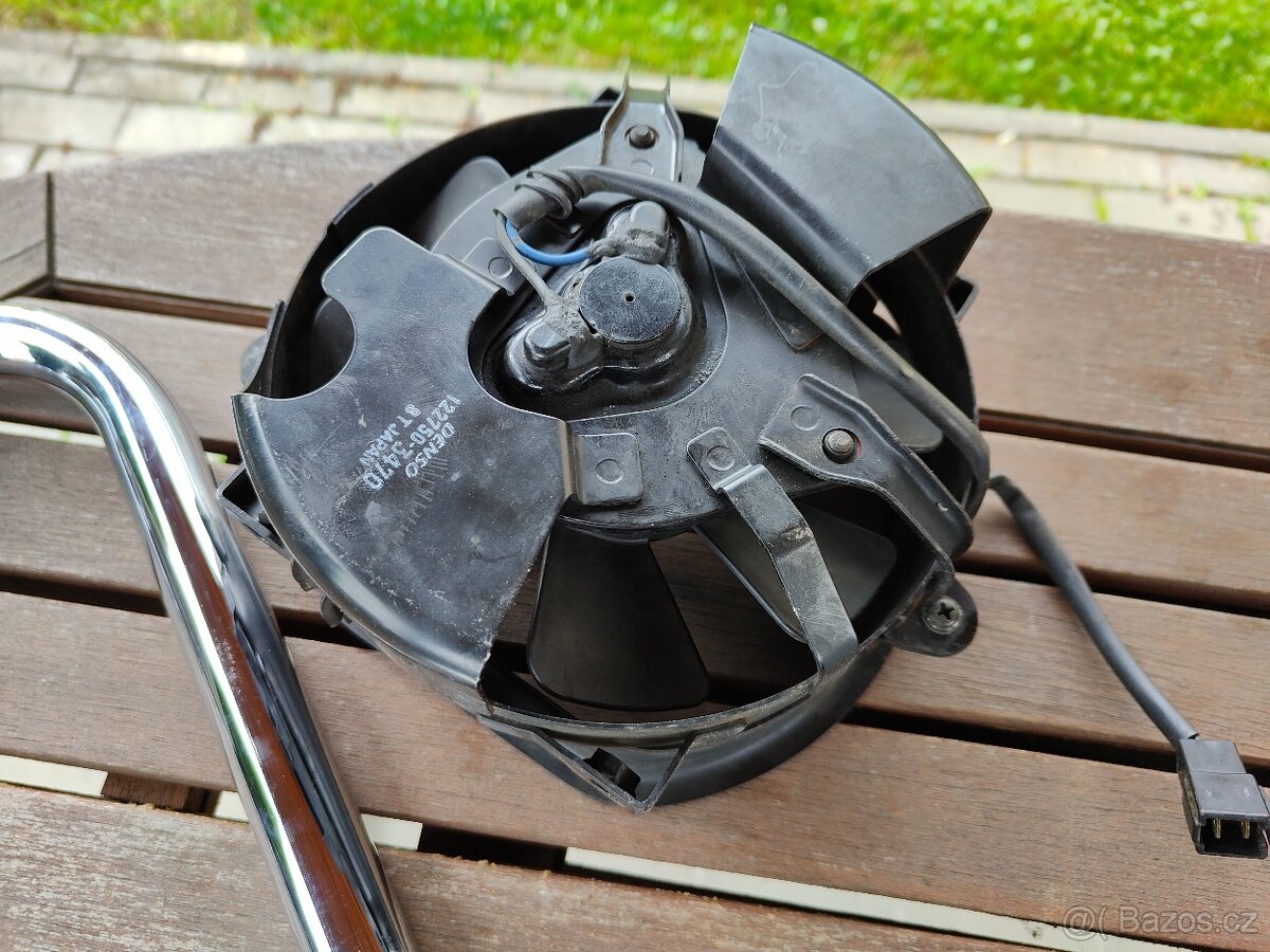 Suzuki VZ 800 Marauder - díly - blatník - 6