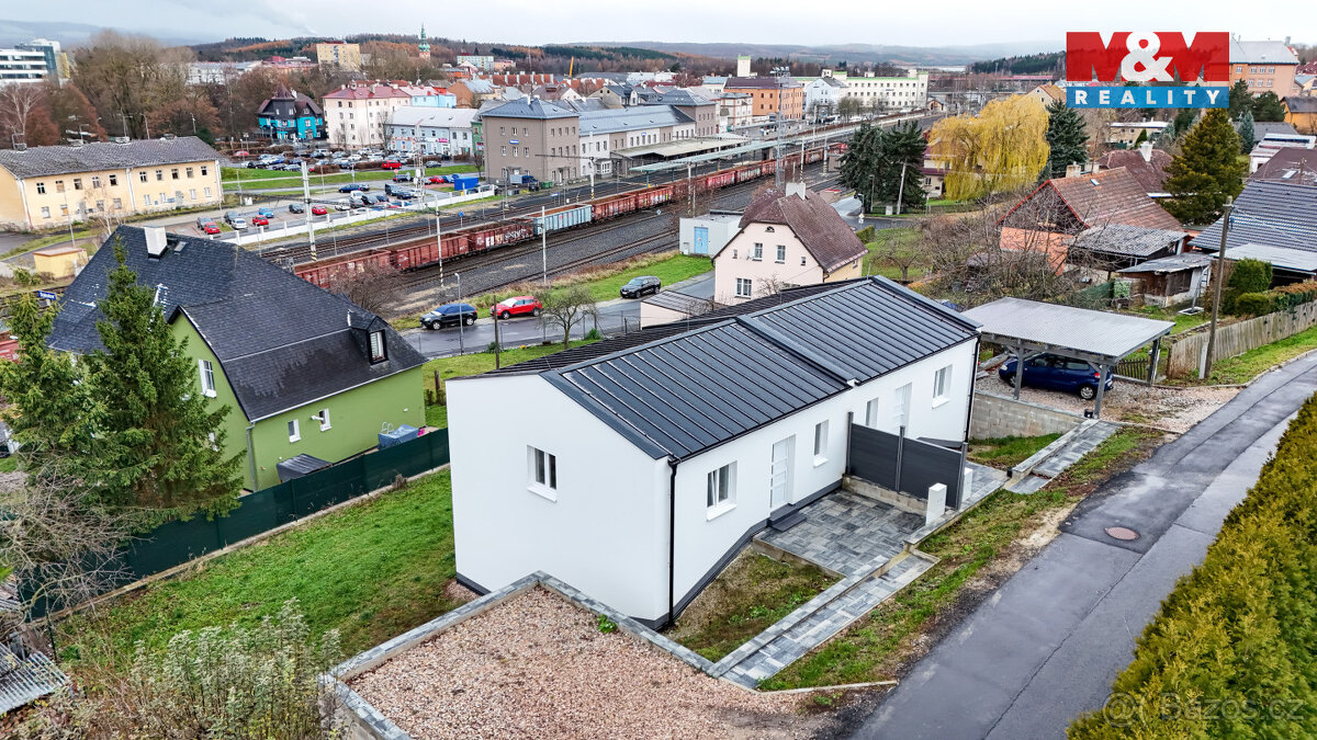 Prodej rodinného domu, 208 m², Sokolov- dvougenerační dům - 6