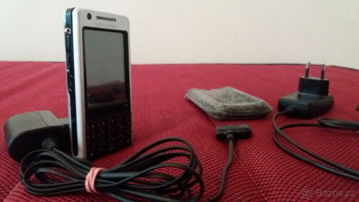 Sony Ericsson P1i - 6
