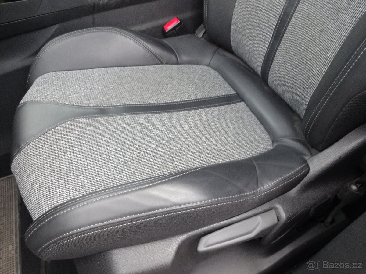 Peugeot 3008 1.2 PureTech 96 kW - 6