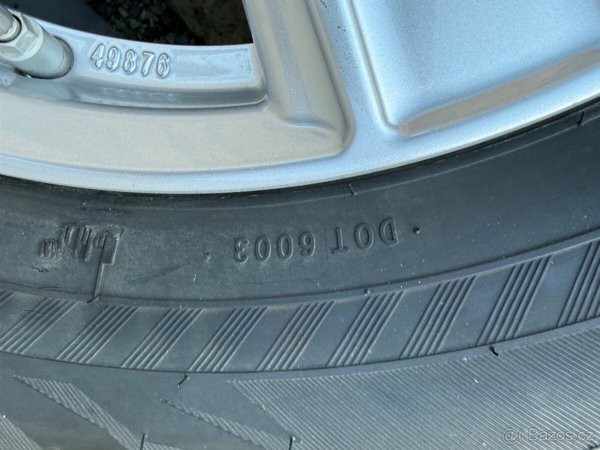 Jeep Wrangler 18 kola, zimní pneu 90%, čidla tlaku TMPS - 6