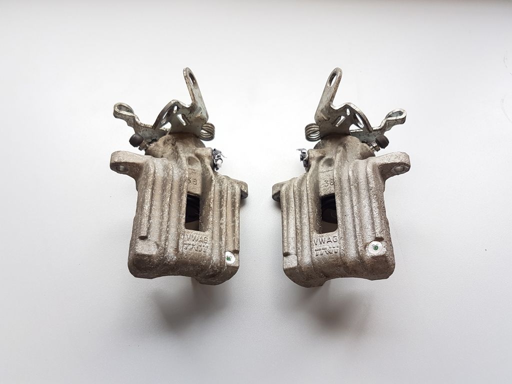 Zadní brzdové třmeny -vroubkovaný typ Octavia II -vyzkoušené - 6