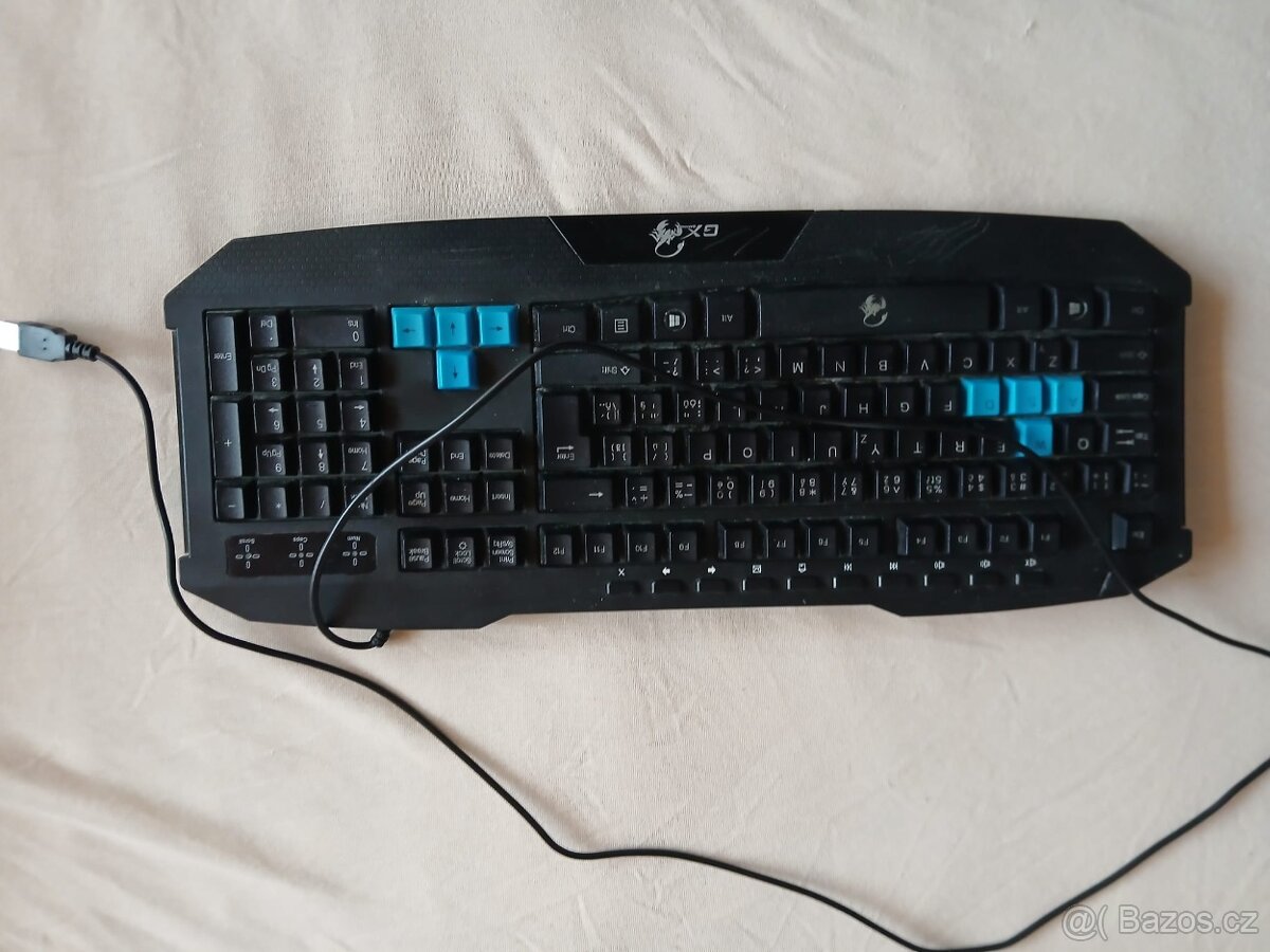 Herní klávesnice – 4 ks, RGB, plně funkční - 6