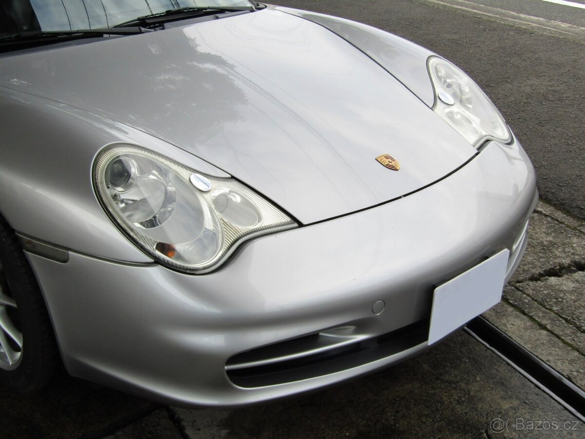 Porsche 911 Carrera 4 - 6