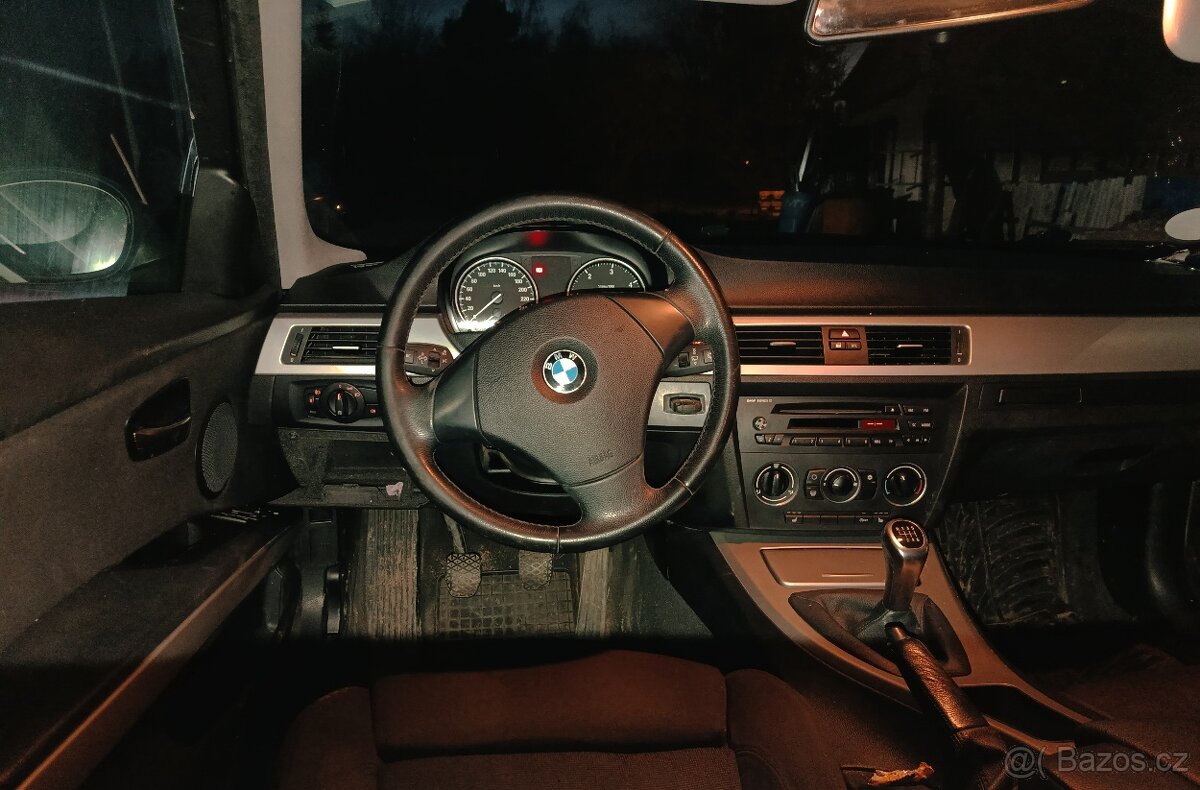 Prodám BMW E91 320D na náhradní díly - 6