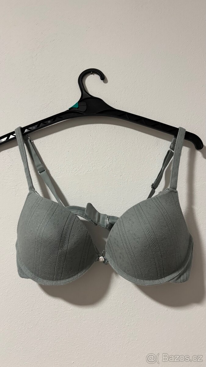 Více oblečení - 6