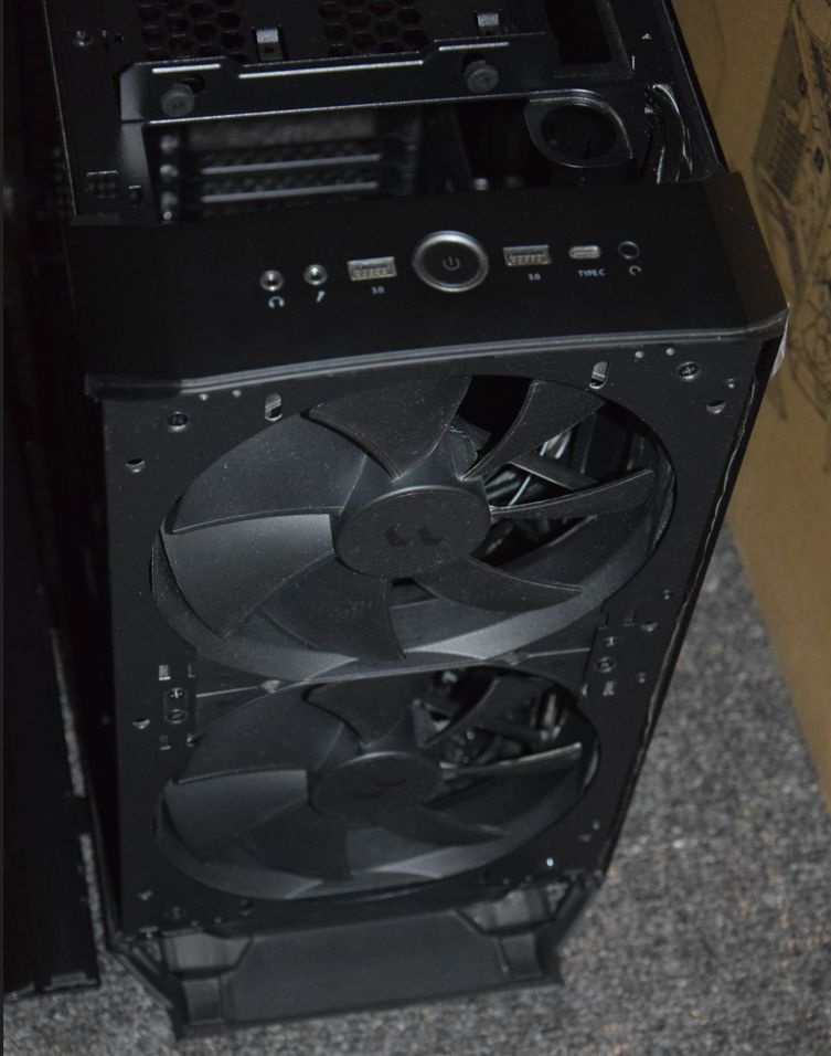 Fractal Design Torrent Black TG, super airflow,USB-C vpředu - 6