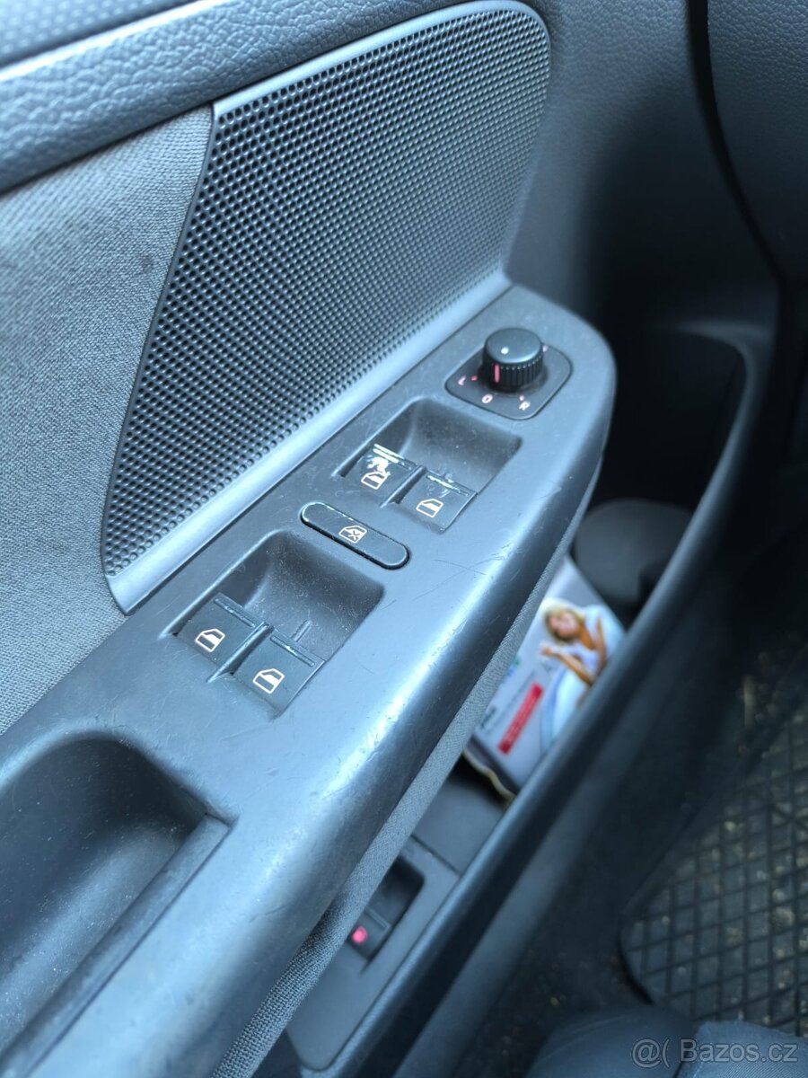 VW GOLF V 1,6i 75kW - 6