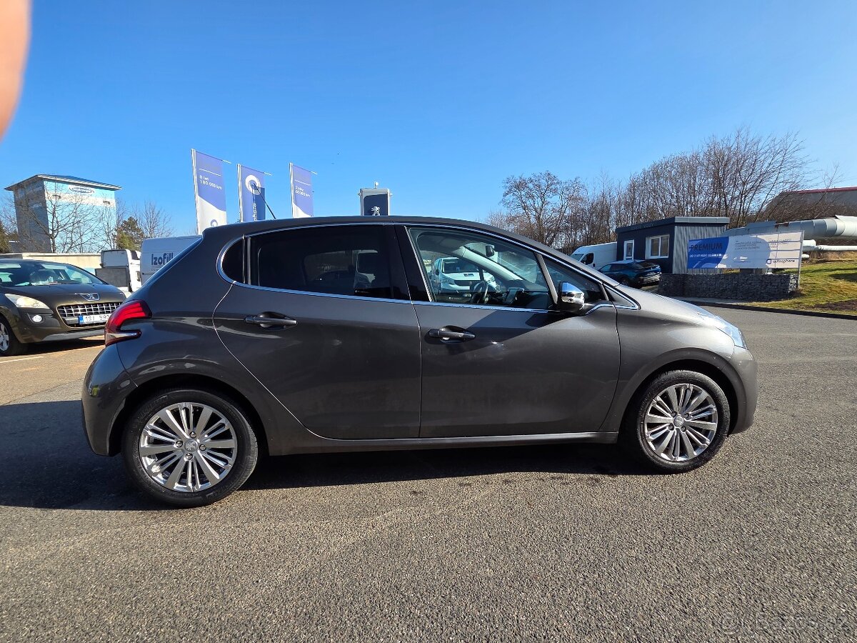 Peugeot 208 1.2PT 82 ALLURE MAN5 - 6