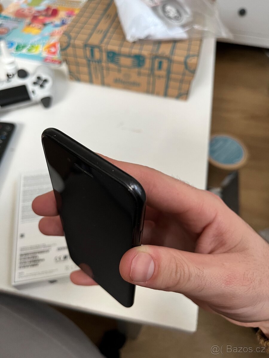 IPhone SE 2. generace, Black, 64 GB - 6