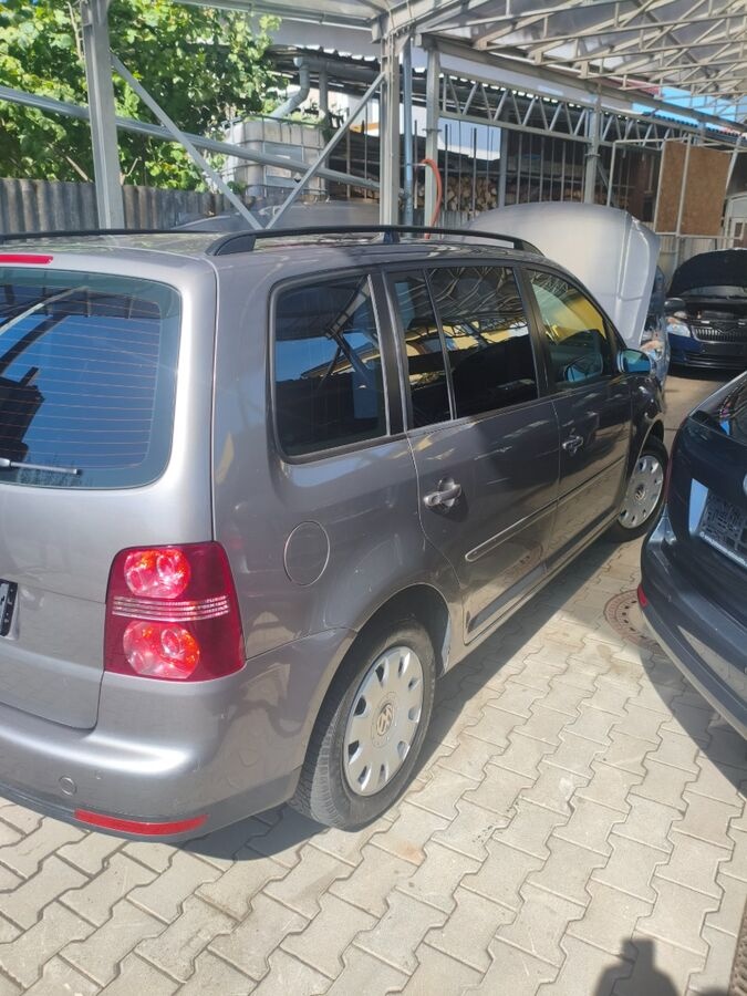 Volkswagen Touran FACE 1.6 MPI 5MIST - 6
