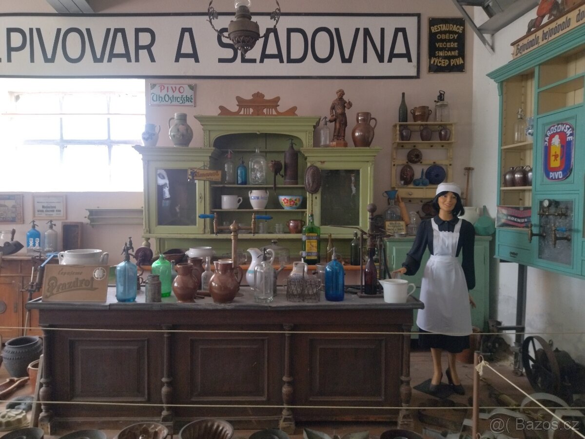 Staré figuriny,reklamní cedule,historie obchodu a řemesel - 6